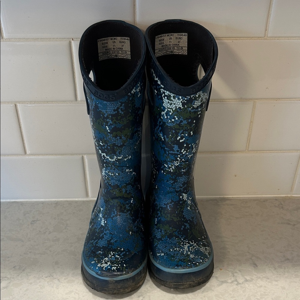 Bogs Kids Blue Camo Rain Boots - Picture 2 of 7